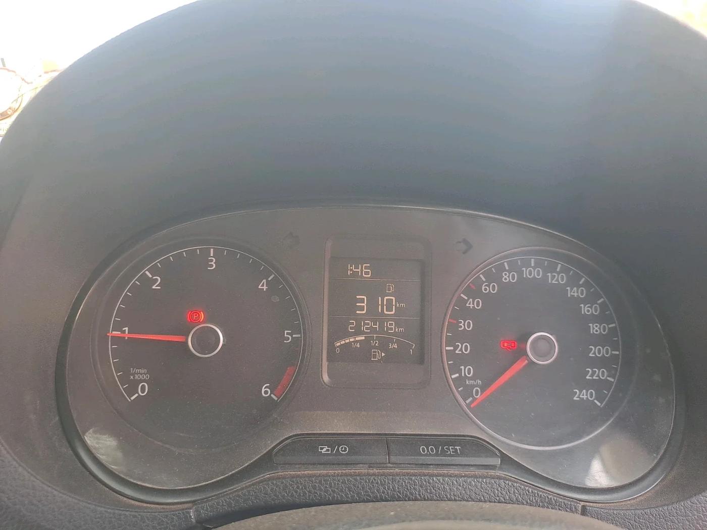 2016 Volkswagen Ameo HIGHLINE1.5L, Diesel, Manual, 2,12,419 km, interior
