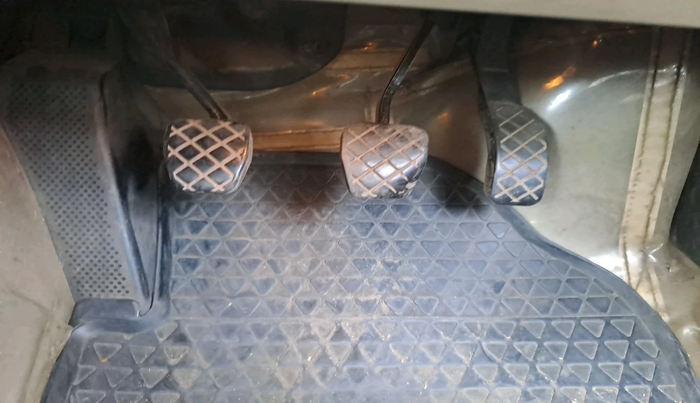 2016 Volkswagen Ameo HIGHLINE1.5L, Diesel, Manual, 2,12,419 km, interior