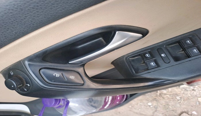 2016 Volkswagen Ameo HIGHLINE1.5L, Diesel, Manual, 2,12,419 km, interior