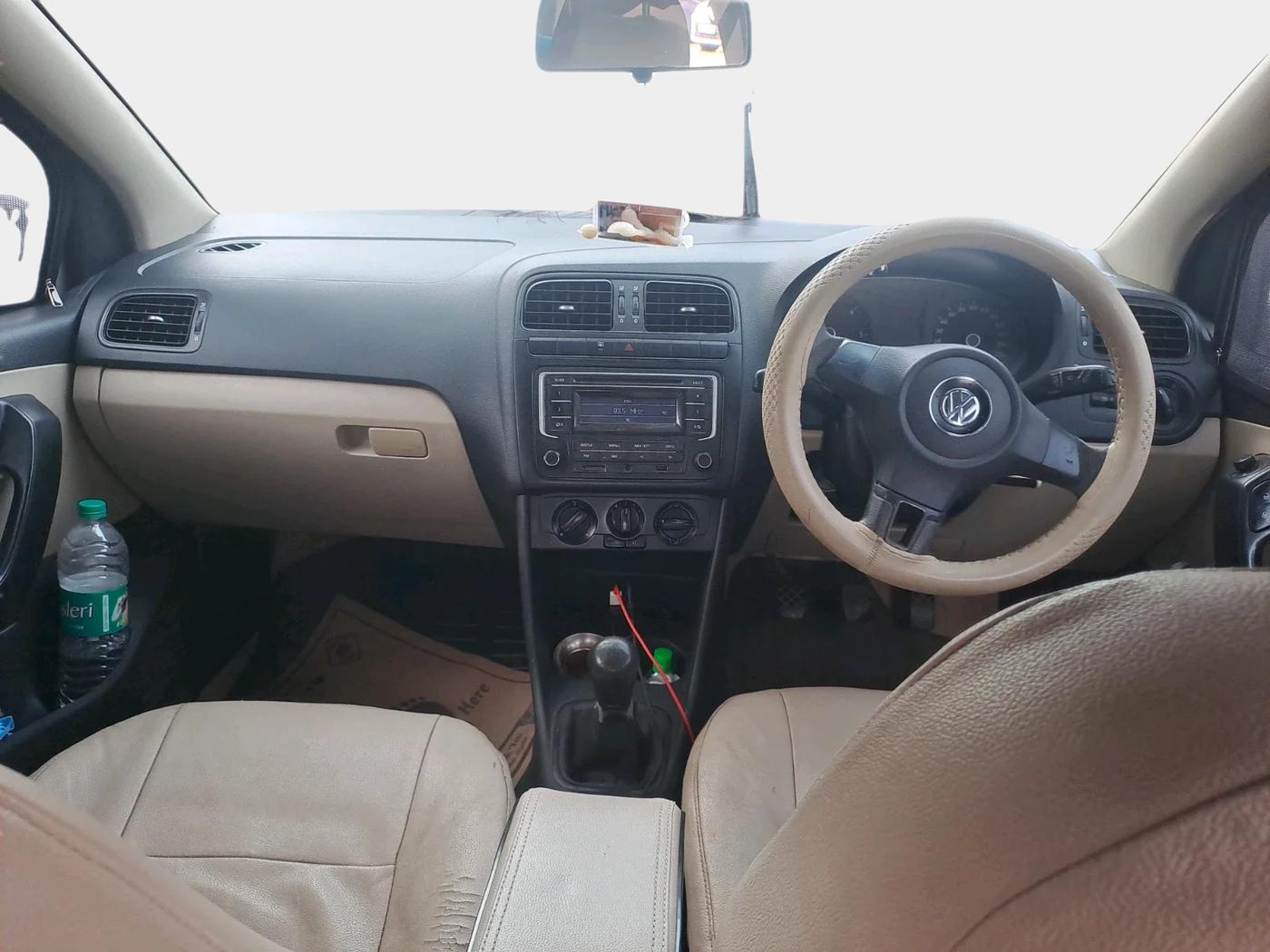2013 Volkswagen Polo COMFORTLINE 1.2L, Diesel, Manual, 2,01,412 km, interior
