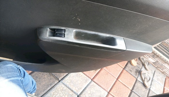 2011 Chevrolet Beat LS PETROL, Petrol, Manual, 1,08,218 km, interior