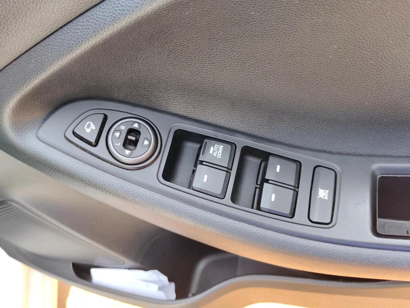 2019 Hyundai Elite i20 SPORTZ PLUS 1.2 DUAL TONE, Petrol, Manual, 30,531 km, interior