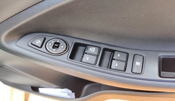 2019 Hyundai Elite i20 SPORTZ PLUS 1.2 DUAL TONE, Petrol, Manual, 30,531 km, interior