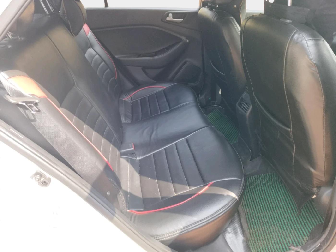 2019 Hyundai Elite i20 SPORTZ PLUS 1.2 DUAL TONE, Petrol, Manual, 30,531 km, interior