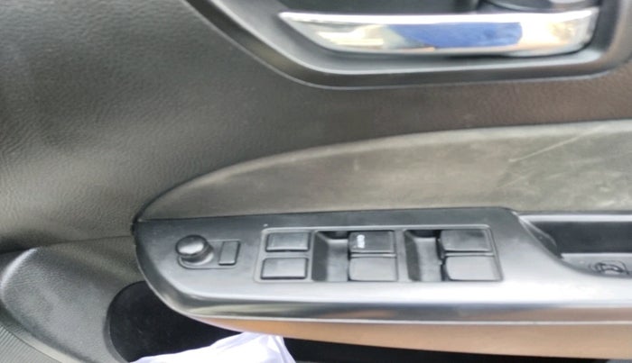 2014 Maruti Swift ZXI, Petrol, Manual, 1,16,050 km, interior