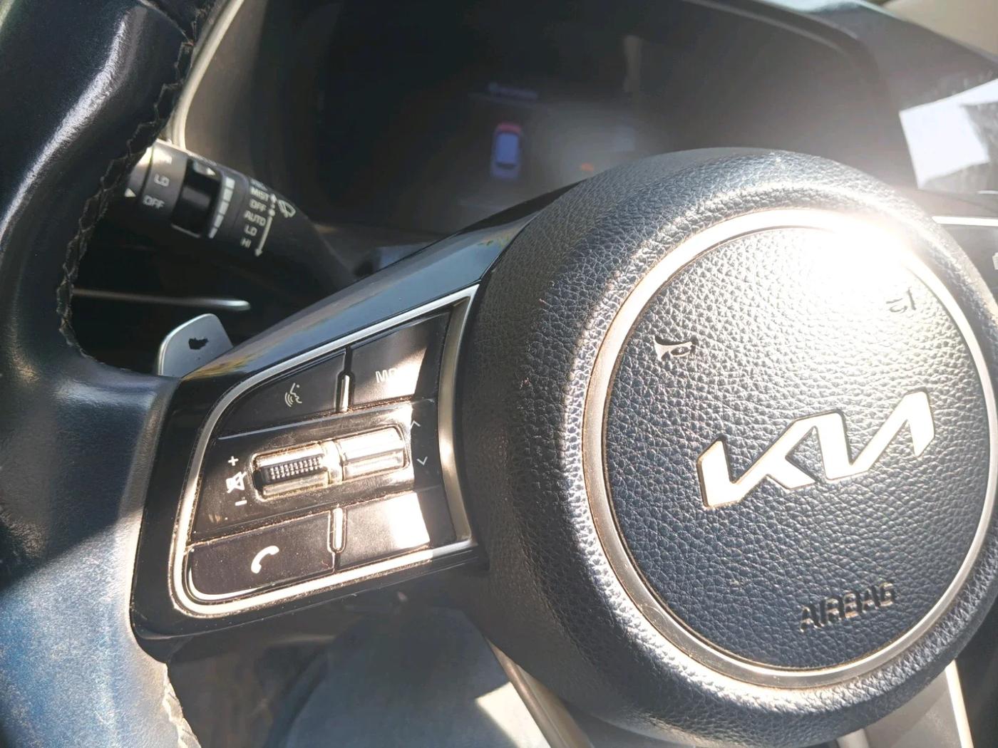 2022 KIA CARENS LUXURY PLUS 1.5 DIESEL AT 7 STR, Diesel, Automatic, 90,200 km, interior