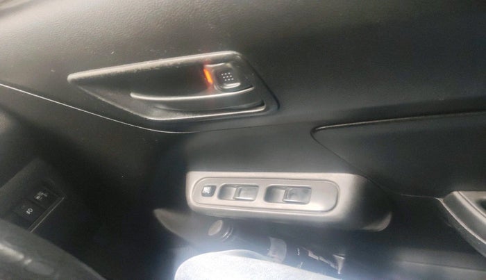 2018 Maruti Swift LXI, Petrol, Manual, 54,955 km, interior