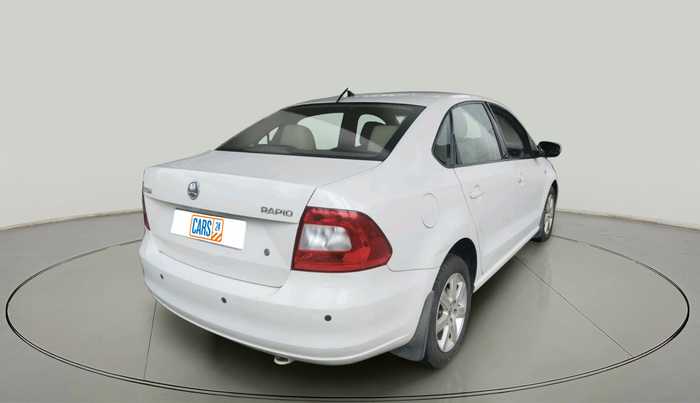 2014 Skoda Rapid AMBITION 1.6 TDI CR MT PLUS, Diesel, Manual, 1,44,668 km, exterior