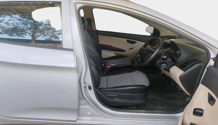 2016 Hyundai Eon MAGNA +, Petrol, Manual, 45,388 km, interior