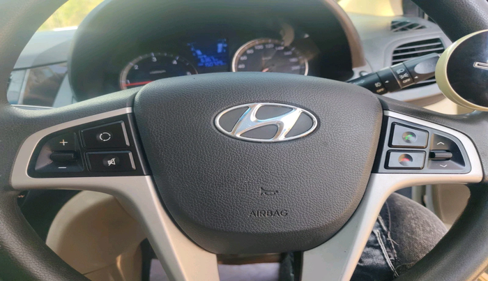 2014 Hyundai Verna FLUIDIC 1.6 CRDI SX, Diesel, Manual, 1,50,729 km, interior