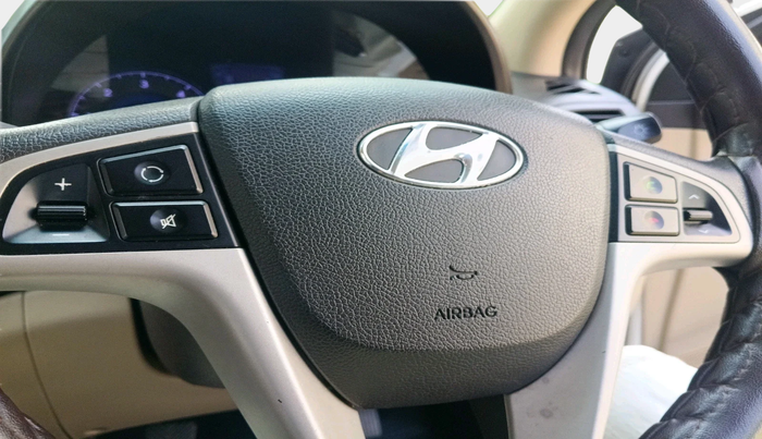 2013 Hyundai Verna FLUIDIC 1.6 CRDI SX, Diesel, Manual, 1,29,728 km, interior