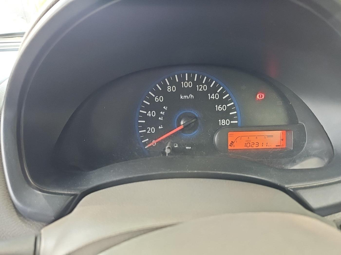 2015 Datsun Go Plus T, Petrol, Manual, 1,28,670 km, interior