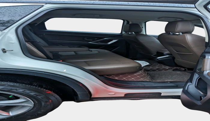 2020 Tata Harrier XZA 2.0L, Diesel, Automatic, 1,20,463 km, interior