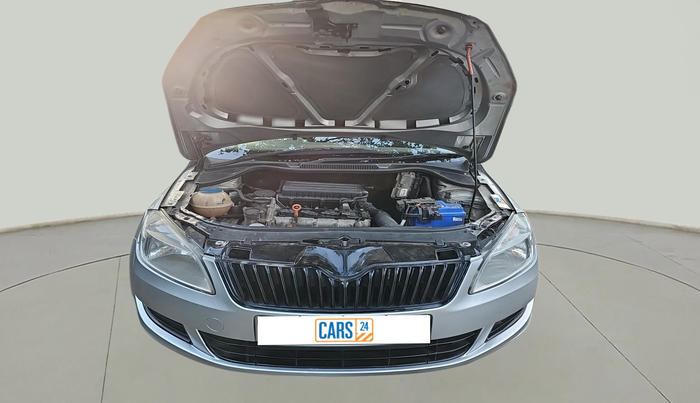 2012 Skoda Rapid 1.6 MPI ACTIVE, Petrol, Manual, 92,985 km, exterior