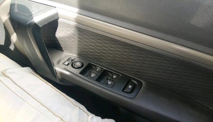 2021 Renault Kiger RXZ MT, Petrol, Manual, 1,07,090 km, interior