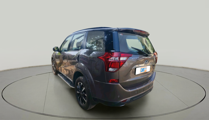 2018 Mahindra XUV500 W11, Diesel, Manual, 1,64,236 km, exterior