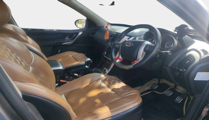 2018 Mahindra XUV500 W11, Diesel, Manual, 1,64,236 km, interior