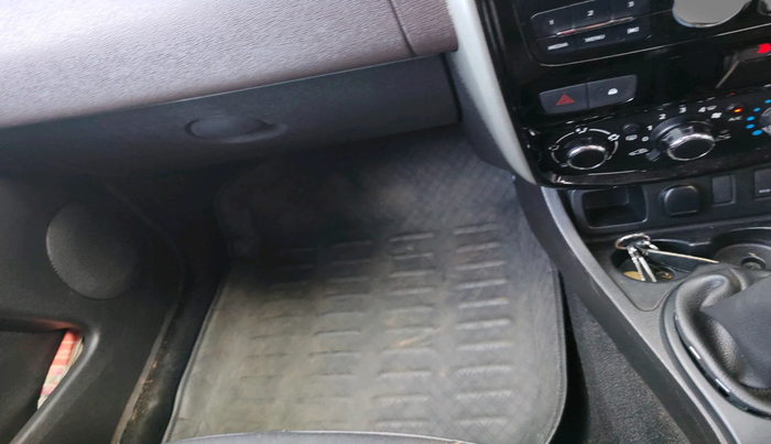 2017 Nissan Terrano XL (P), Petrol, Manual, 52,768 km, interior