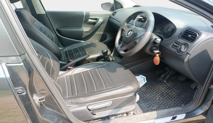 2018 Volkswagen Polo TRENDLINE 1.0L, Petrol, Manual, 98,783 km, interior