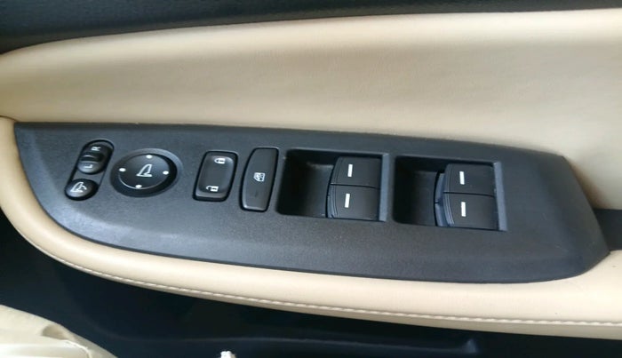 2022 Honda City 1.5L I-VTEC ZX CVT, Petrol, Automatic, 49,121 km, interior