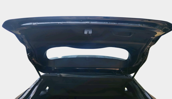 2021 Tata Harrier XZA PLUS 2.0L DARK EDITION, Diesel, Automatic, 1,27,198 km, exterior