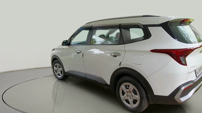 2022 KIA CARENS PRESTIGE 1.5 PETROL 7 STR, Petrol, Manual, 69,715 km, exterior