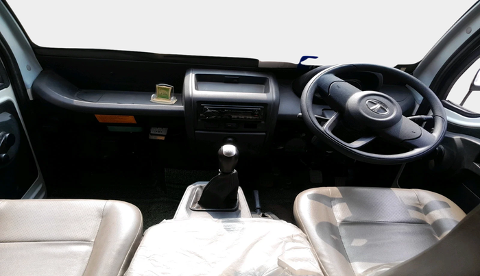 2023 Tata MAGIC EXPRESS 10 STR Petrol, Petrol, Manual, 11,581 km, interior