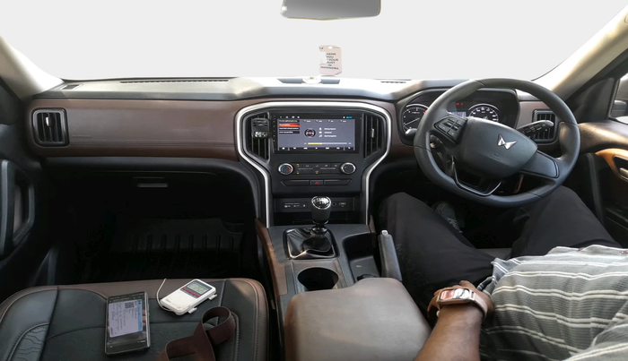 2024 Mahindra SCORPIO-N Z2 DIESEL MT 7 STR, Diesel, Manual, 9,595 km, interior