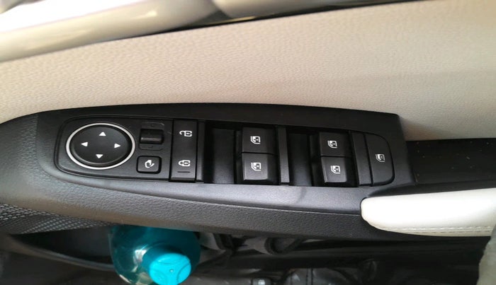 2024 KIA SELTOS  HTX 1.5 PETROL MT, Petrol, Manual, 7,760 km, interior