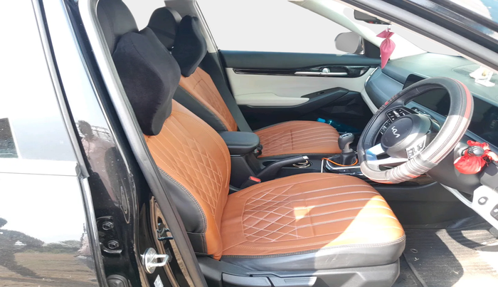 2024 KIA SELTOS  HTX 1.5 PETROL MT, Petrol, Manual, 7,760 km, interior