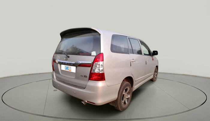 2015 Toyota Innova 2.5 GX 7 STR, Diesel, Manual, 1,18,588 km, exterior