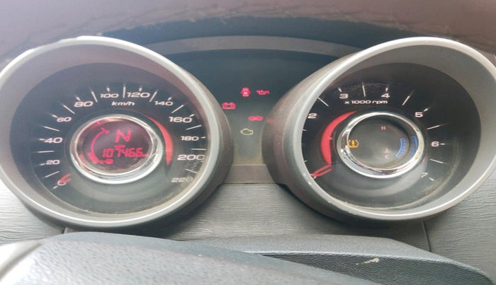 2013 Mahindra XUV500 W8, Diesel, Manual, 1,07,466 km, interior