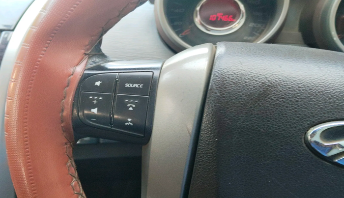 2013 Mahindra XUV500 W8, Diesel, Manual, 1,07,466 km, interior
