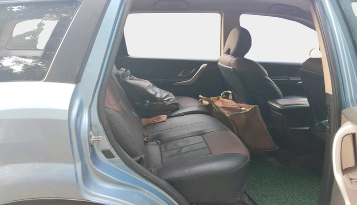 2013 Mahindra XUV500 W8, Diesel, Manual, 1,07,466 km, interior