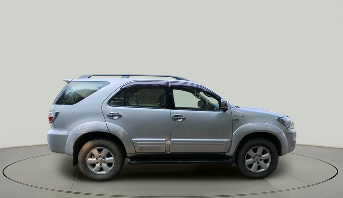 2011 Toyota Fortuner 3.0 4X4 MT, Diesel, Manual, 2,03,438 km, exterior