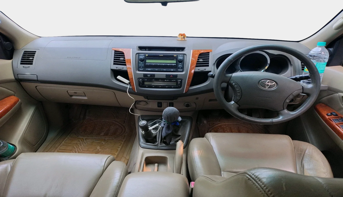 2011 Toyota Fortuner 3.0 4X4 MT, Diesel, Manual, 2,03,438 km, interior