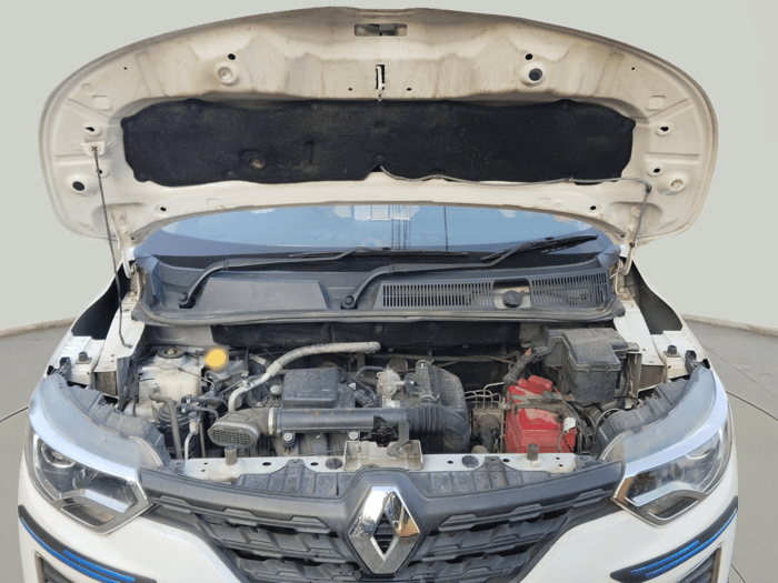 2022 Renault TRIBER RXE MT, Petrol, Manual, 64,510 km, exterior