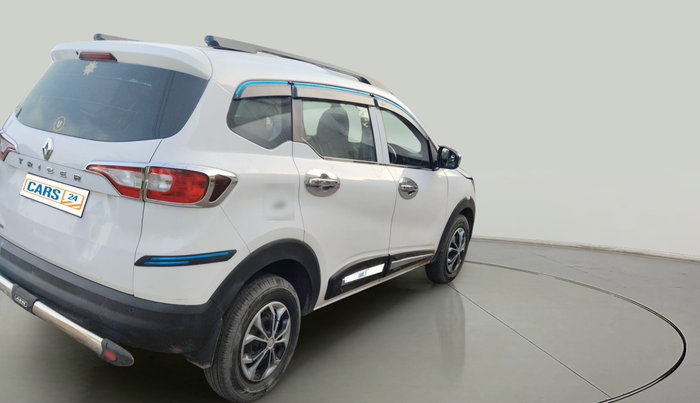 2022 Renault TRIBER RXE MT, Petrol, Manual, 64,420 km, exterior