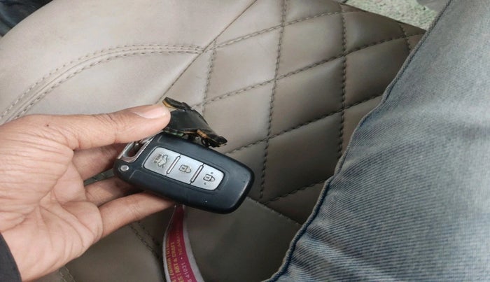 2013 Hyundai Verna FLUIDIC 1.6 CRDI SX OPT, Diesel, Manual, 96,948 km, interior