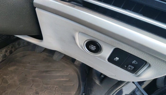 2022 KIA CARENS PRESTIGE PLUS 1.5 DIESEL 7 STR, Diesel, Manual, 1,00,006 km, interior