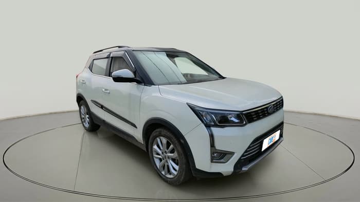 2020 Mahindra XUV300 W8 1.2 PETROL, Petrol, Manual, 15,350 km, exterior