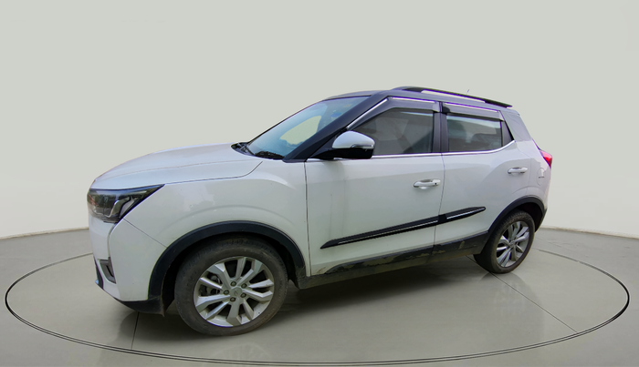 2020 Mahindra XUV300 W8 1.2 PETROL, Petrol, Manual, 15,304 km, exterior