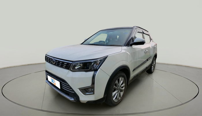 2020 Mahindra XUV300 W8 1.2 PETROL, Petrol, Manual, 15,304 km, exterior