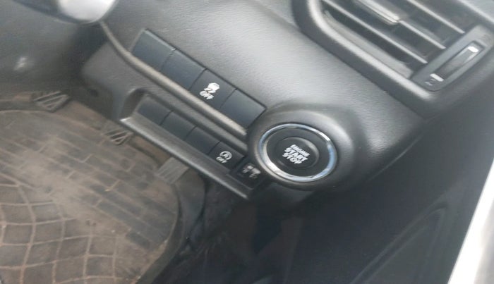 2024 Maruti Swift VXi, Petrol, Manual, 33,066 km, interior