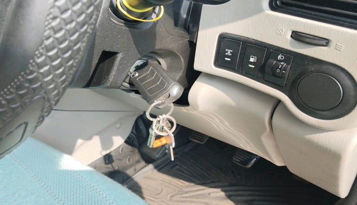2020 Mahindra Scorpio S5, Diesel, Manual, 31,324 km, interior