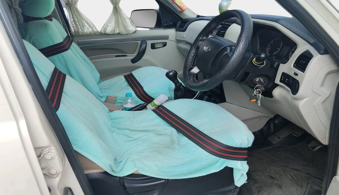 2020 Mahindra Scorpio S5, Diesel, Manual, 31,324 km, interior