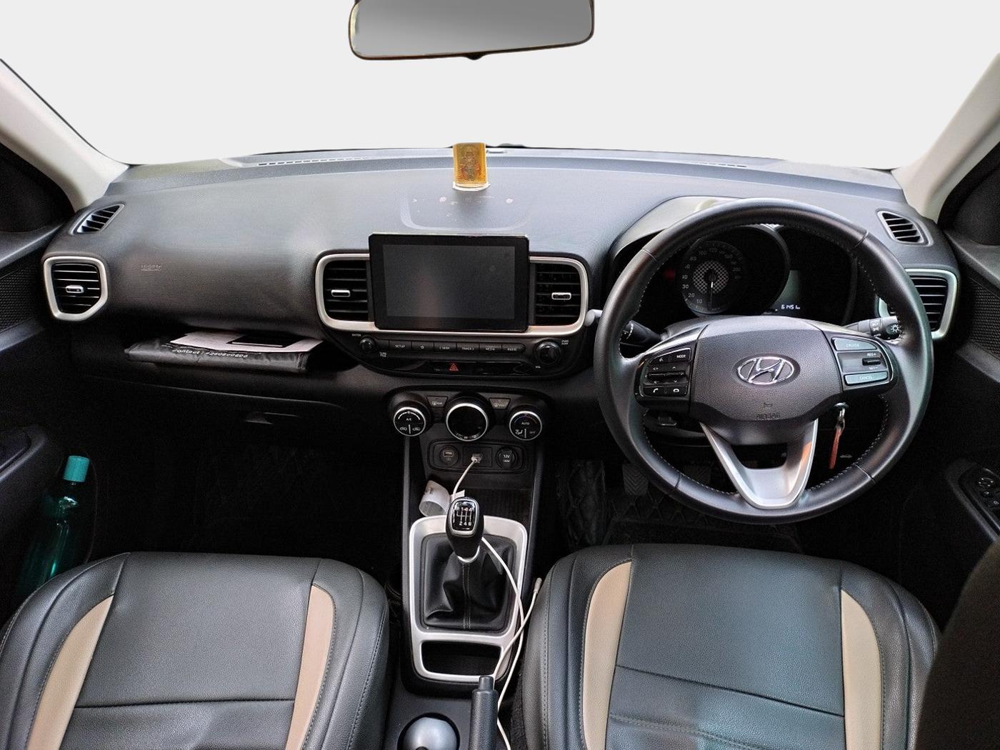 2020 Hyundai VENUE SX 1.5 CRDI, Diesel, Manual, 61,452 km, interior