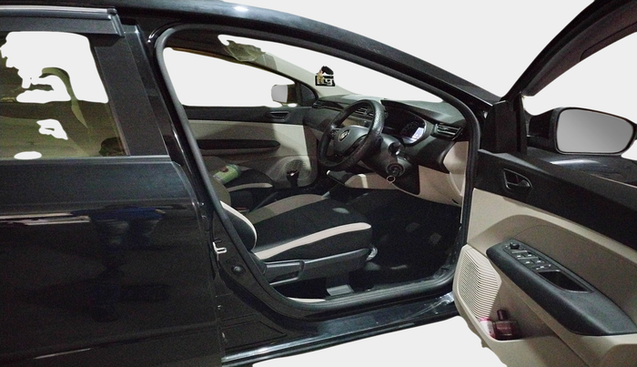 2024 Renault TRIBER RXT, Petrol, Manual, 10,283 km, interior