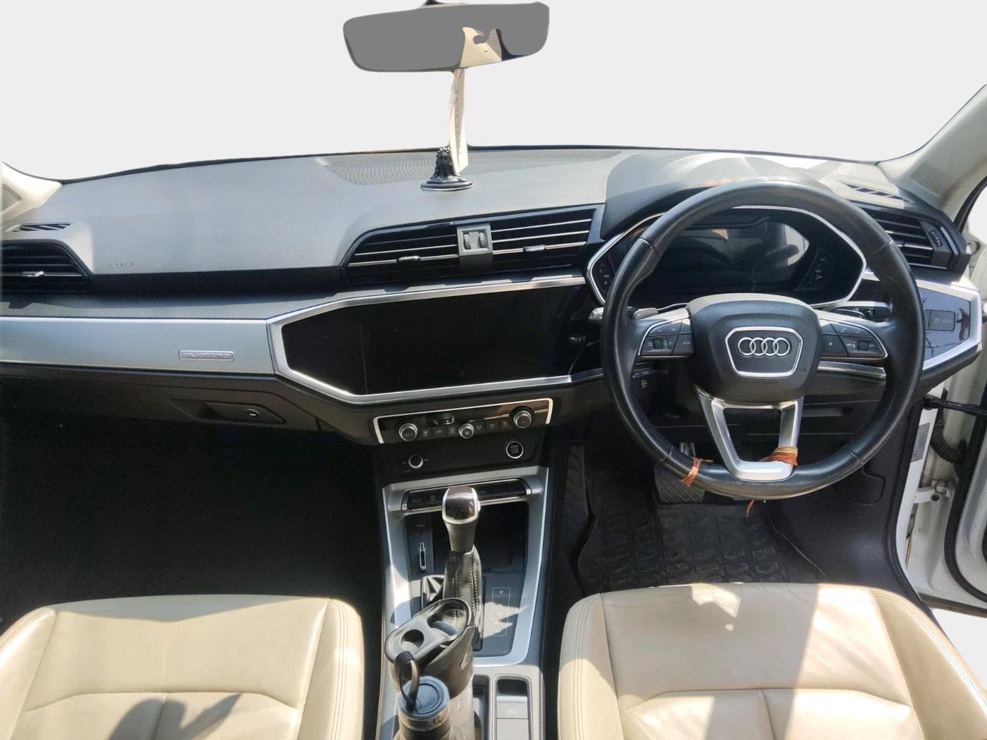 2022 Audi Q3 40 TFSI Technology, Petrol, Automatic, 39,984 km, interior