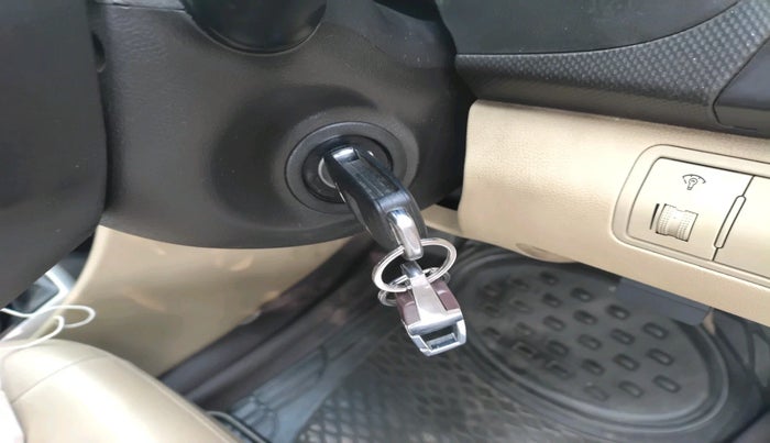 2014 Hyundai Verna FLUIDIC 1.6 CRDI SX, Diesel, Manual, 2,49,776 km, interior